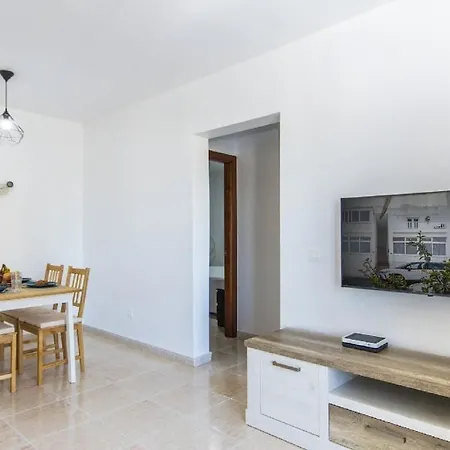 Apartment Atenea San Bartolomé